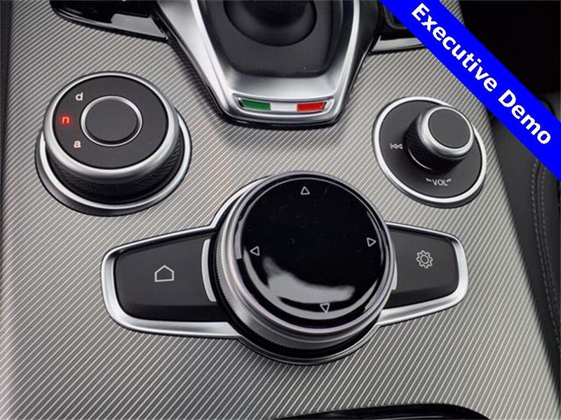 2025 Alfa Romeo Stelvio Image 22