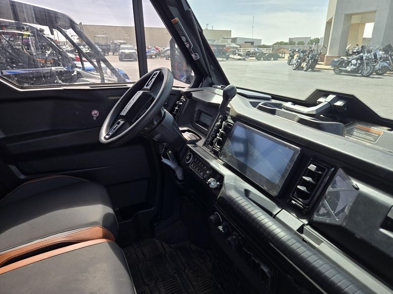 USED 2026 CAN-AM SSV DEF MAX TEXCAB 65 HD11 BK HB 26 LIMITED HD11 Image 15