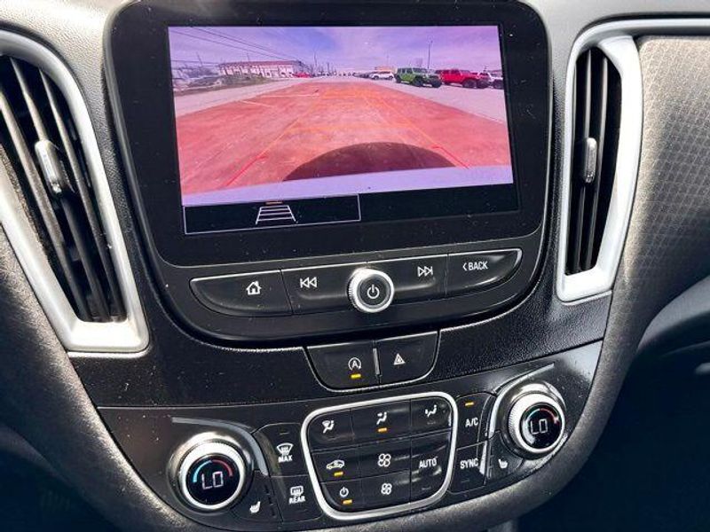 Used 2023 Chevrolet Malibu LTImage 13