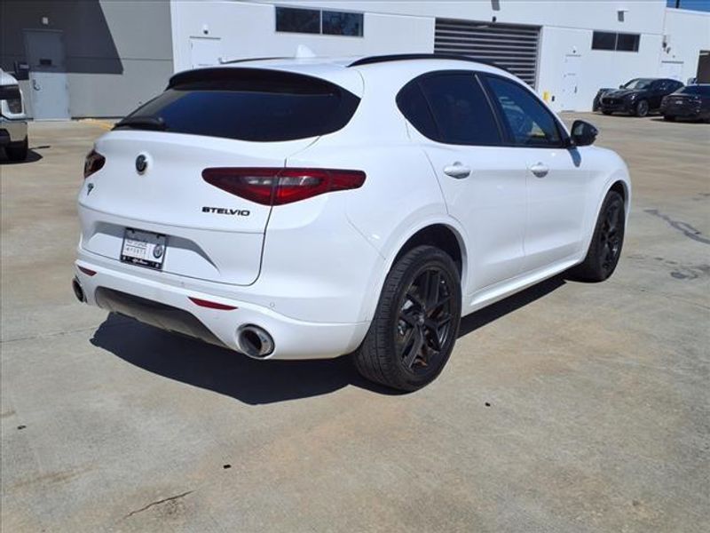 2021 Alfa Romeo Stelvio SprintImage 2