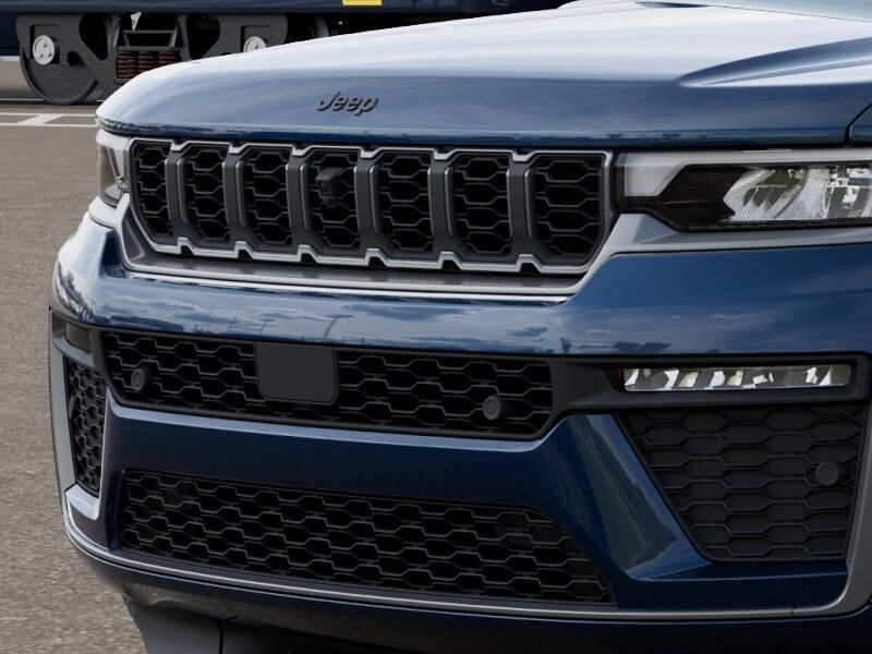 New 2026 Jeep Grand Cherokee L Limited Reserve 4x4Image 11