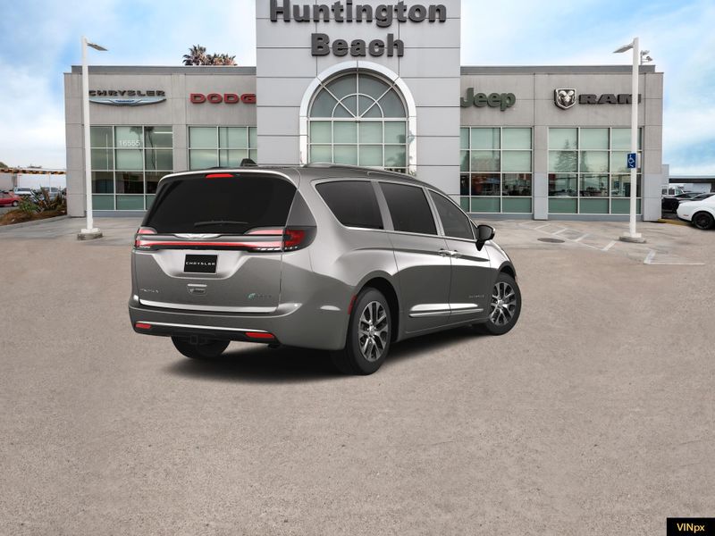 2025 Chrysler Pacifica Hybrid PinnacleImage 7