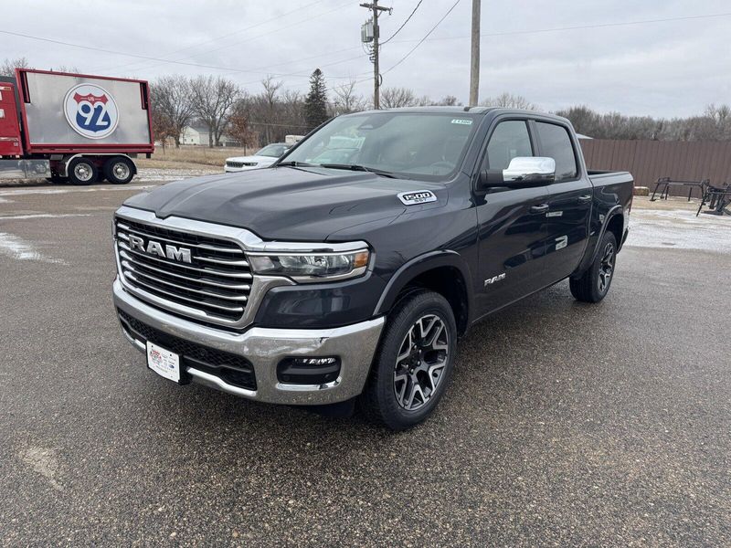 2025 RAM 1500 LaramieImage 4