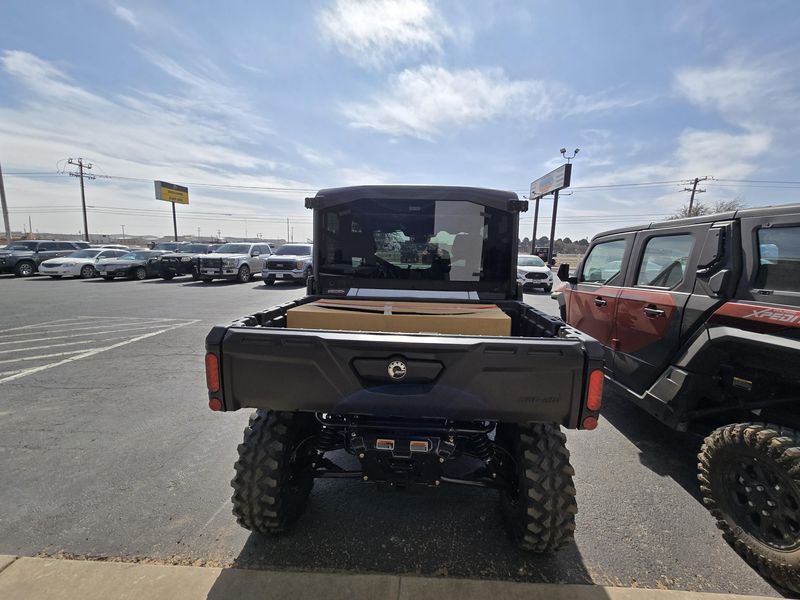 2025 Can-Am DEFENDER MAX LIMITED CAB HD10 WILDLAND CAMOImage 5