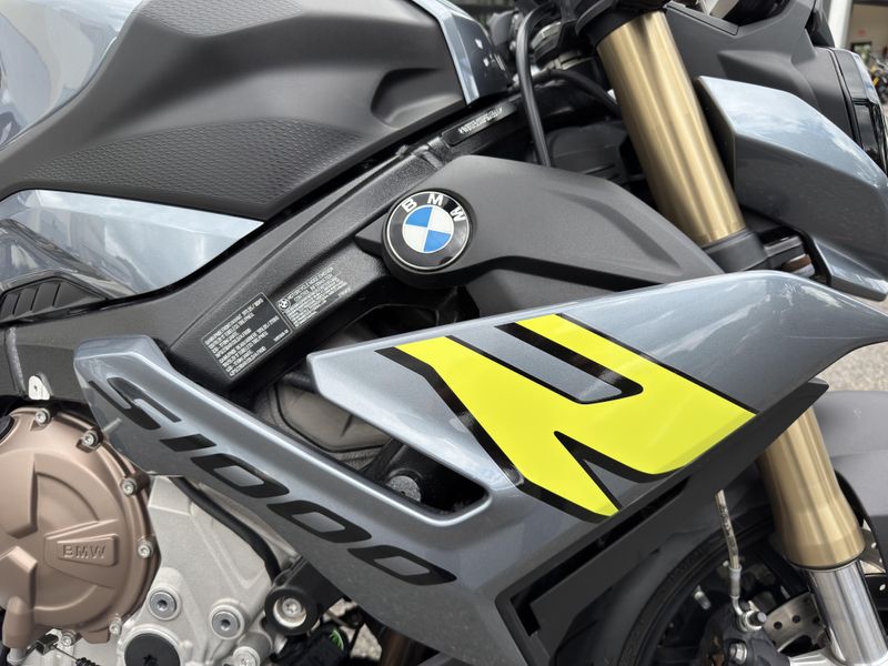 2023 BMW S 1000 R 
