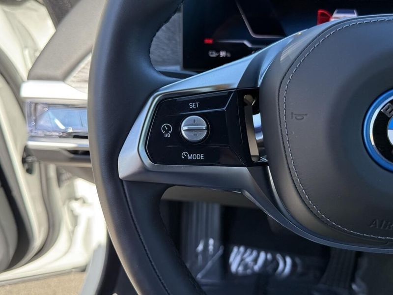 Used 2025 BMW i7 eDrive50Image 26