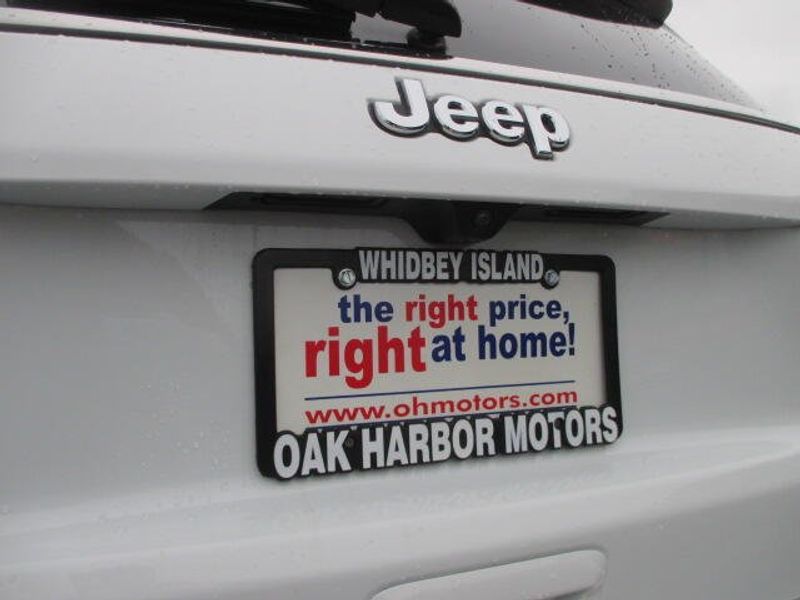 Used 2024 Jeep Compass LatitudeImage 11