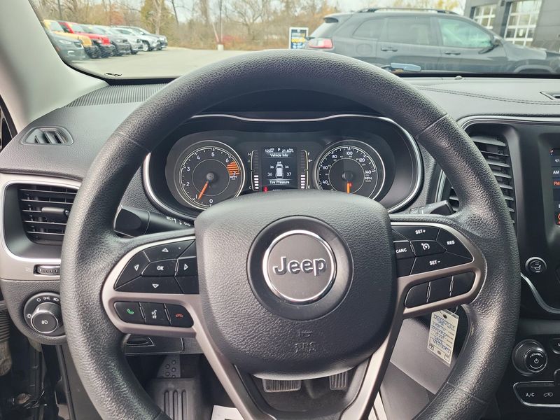 Used 2019 Jeep Cherokee LatitudeImage 4