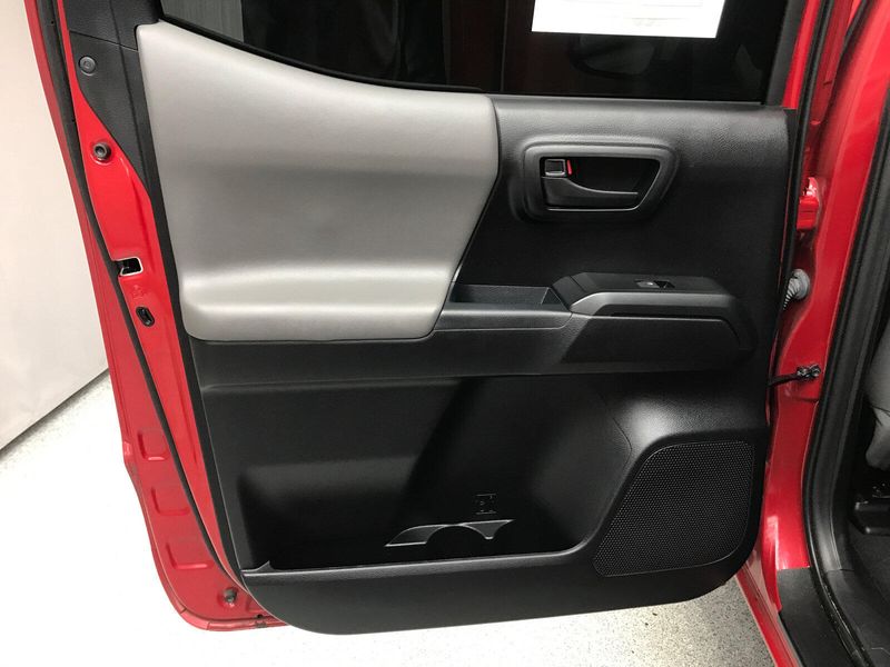2020 Toyota Tacoma SRImage 8