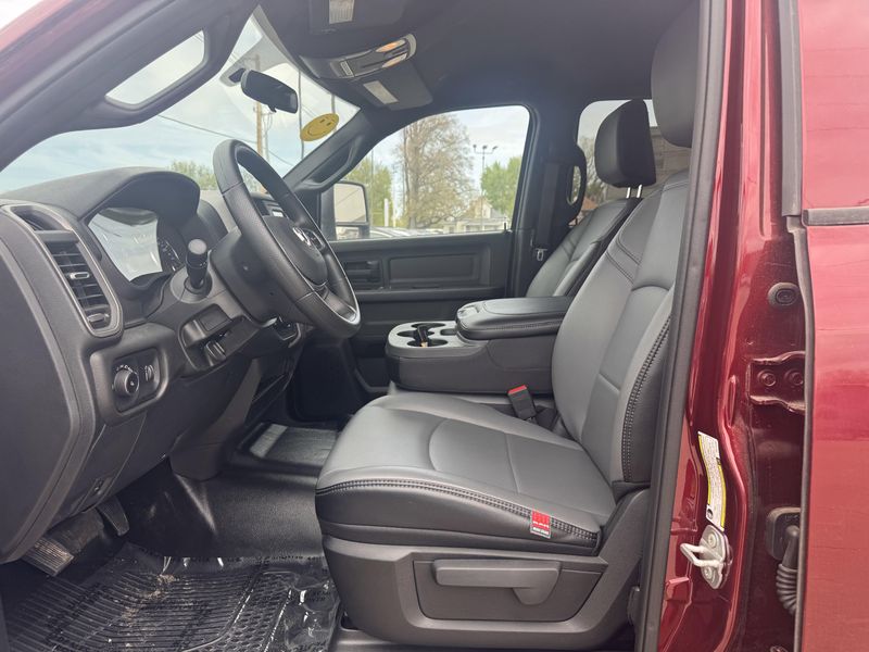 2024 RAM 2500 TradesmanImage 9