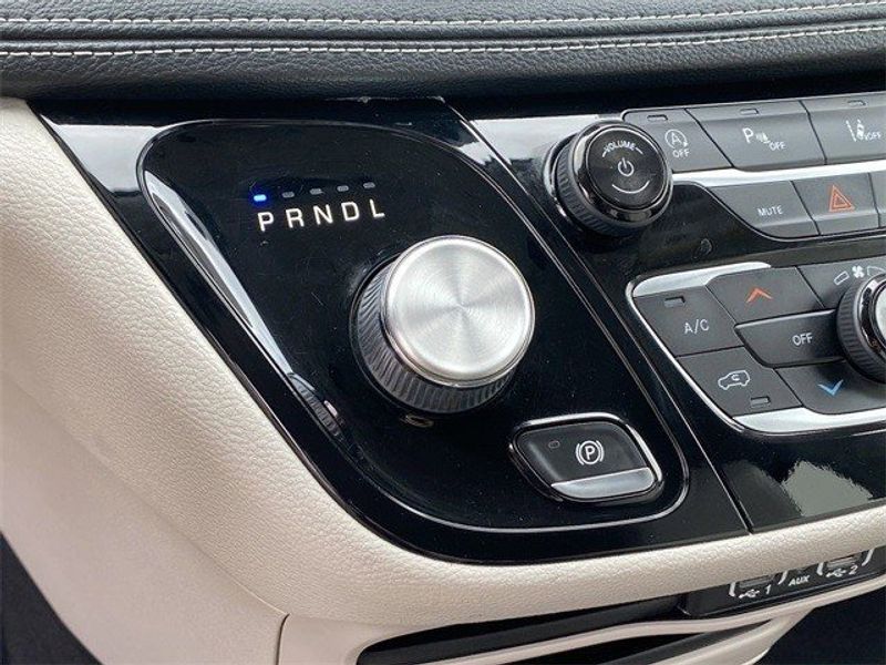 2021 Chrysler Pacifica Touring LImage 21