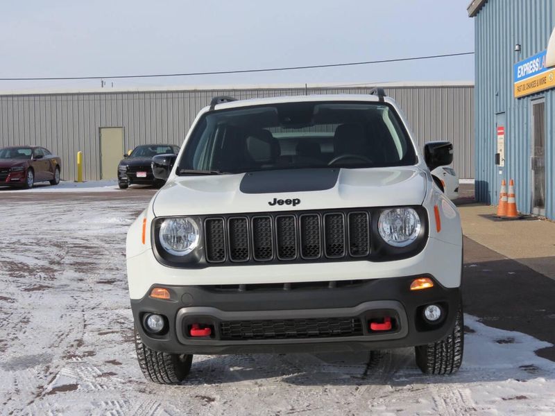 2023 Jeep Renegade Trailhawk 4x4 4dr SUVImage 4