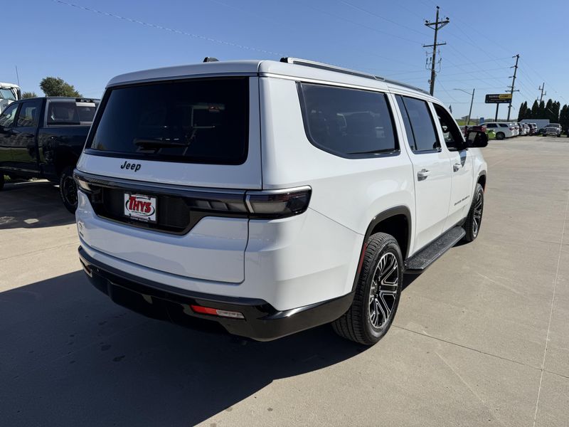 2027 Jeep Grand Wagoneer Long Wheelbase 4x4Image 38