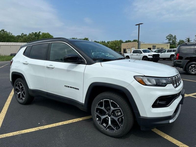 2025 Jeep Compass Limited 4x4Image 1
