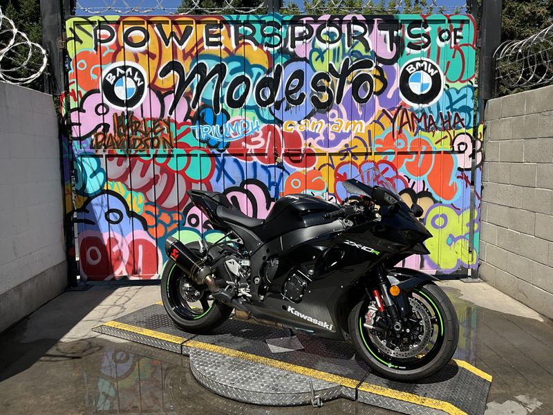 Used 2021 Kawasaki Ninja ZX10R ABS Image 3