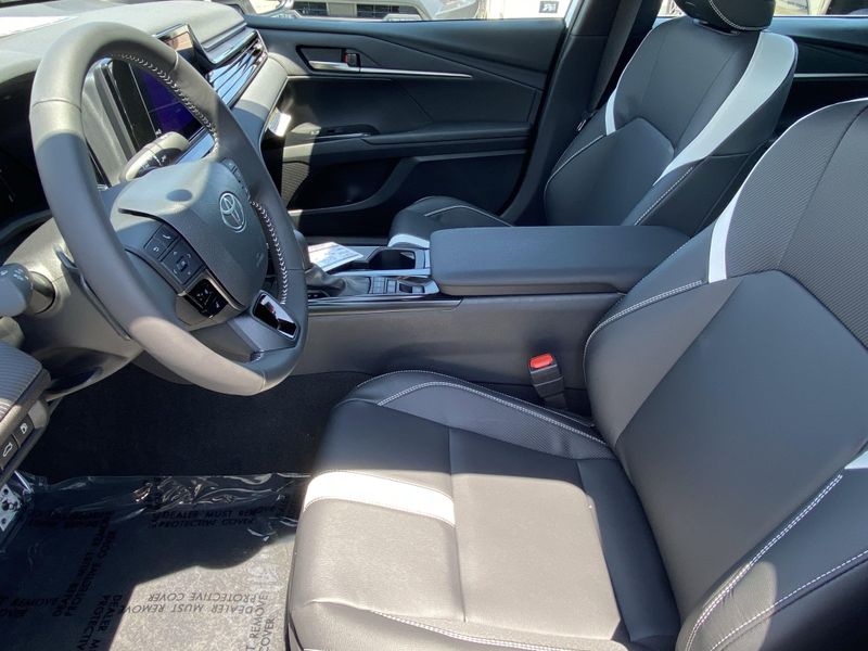 New 2025 Toyota Camry SEImage 14