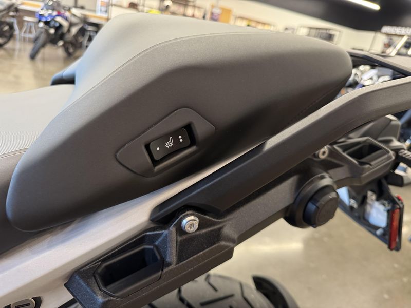 2025 BMW R 1300 GS - TROPHY - RACING BLUE METALLIC