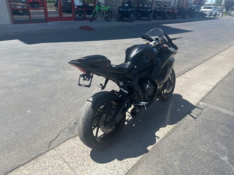 2025 Yamaha YZF R7 