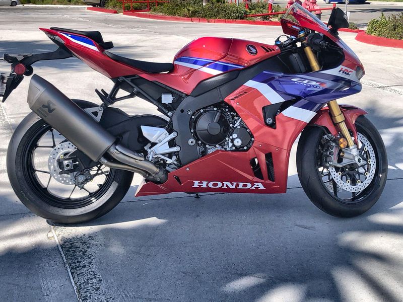 New 2026 Honda CBR1000RR-R FIREBLADE SP Image 18