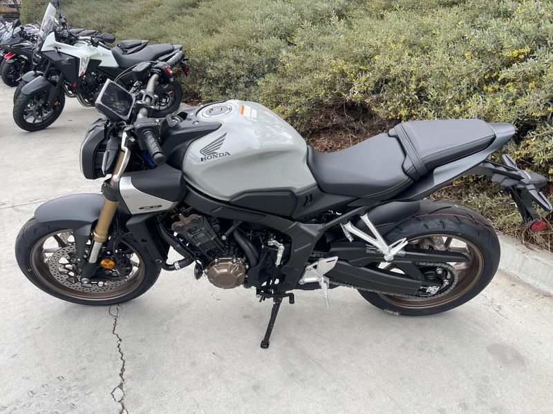 New 2024 Honda CB650R ABS Image 7