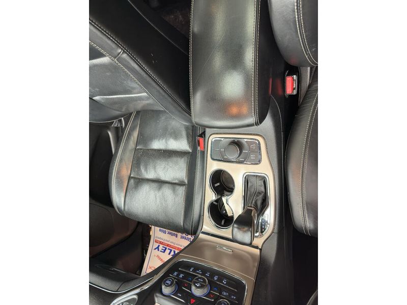 Used 2017 Jeep Grand Cherokee LimitedImage 11