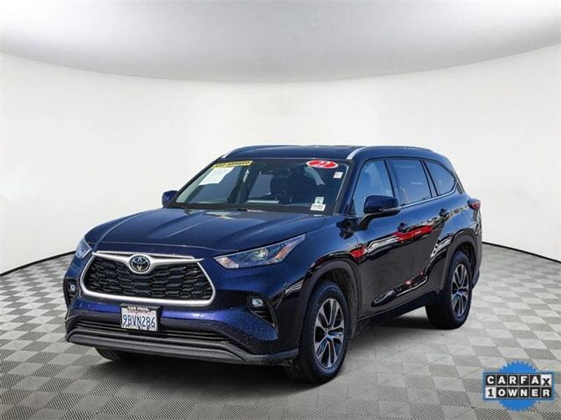 Used 2022 Toyota Highlander XLEImage 5