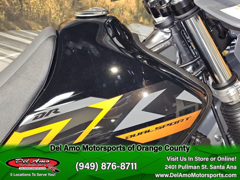2025 Suzuki DR650S Image 10