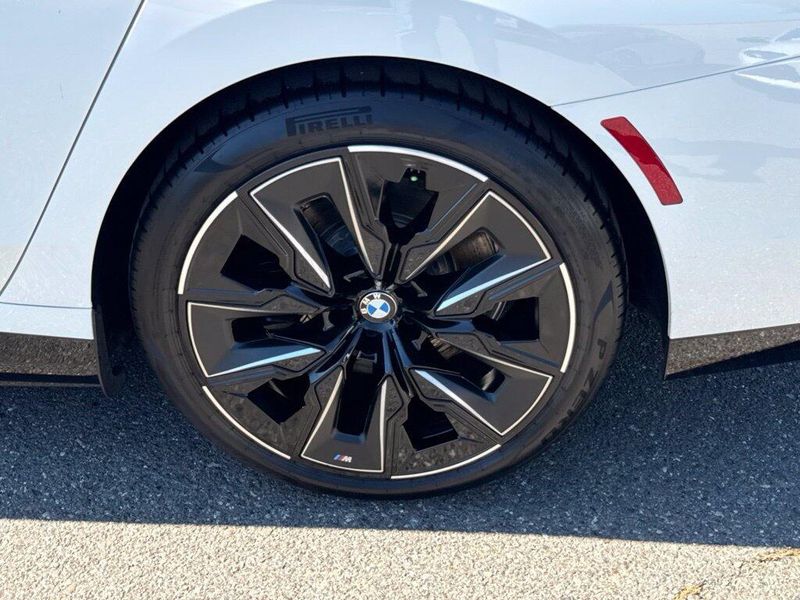 Used 2026 BMW 7 Series 750e xDriveImage 14