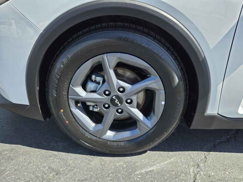 Used 2025 Kia K4 LXS FWD
