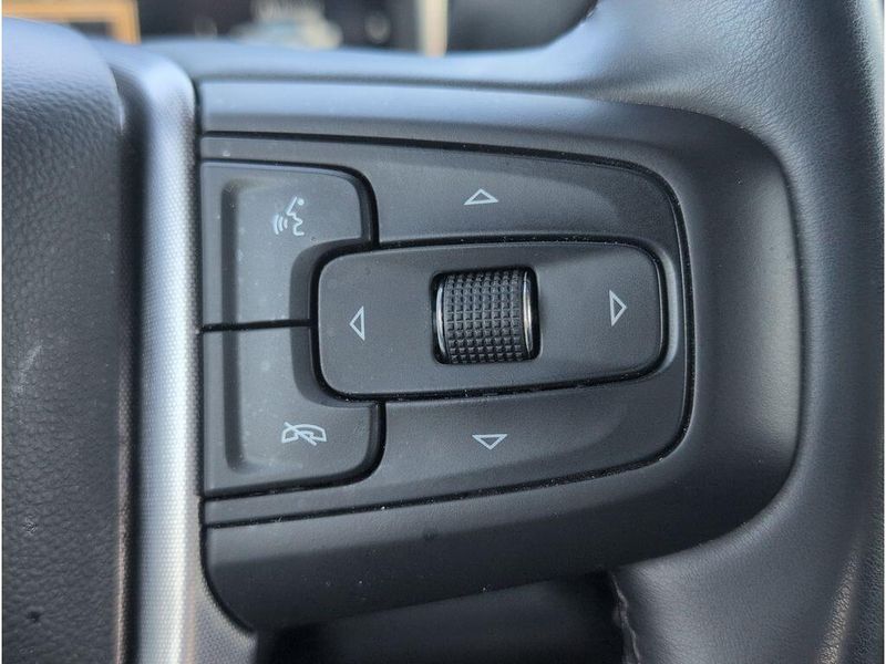 Used 2025 GMC Sierra 1500 SLTImage 25