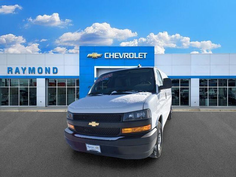 New 2025 Chevrolet Express 2500 Work VanImage 8