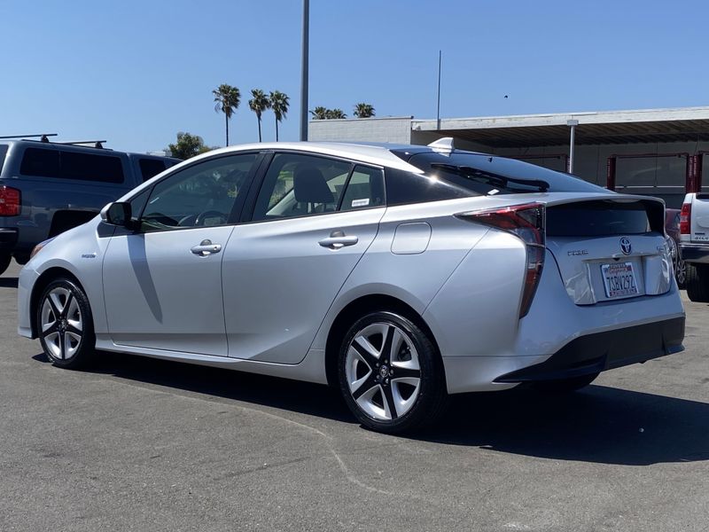 2016 Toyota Prius Three TouringImage 6
