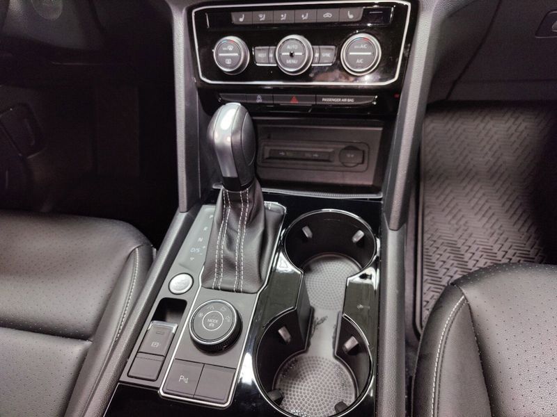 2023 Volkswagen Atlas V6 AWD SE w/Tech & Black Wheel PkgImage 25