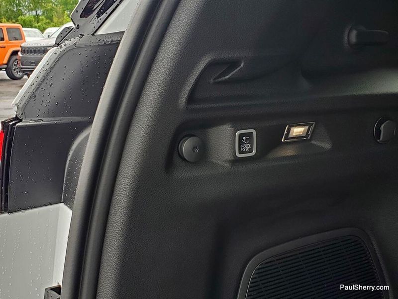 2025 Jeep Grand Cherokee L Limited 4x4Image 15