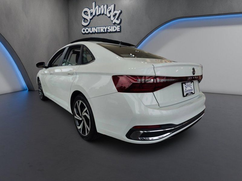 Used 2026 Volkswagen Jetta SEL w/Sunroof & NavImage 8