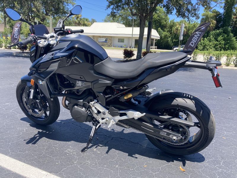 2025 BMW F 900 R