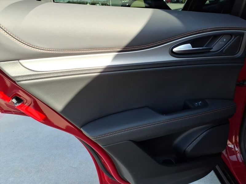 New 2025 Alfa Romeo Stelvio Intensa AwdImage 11