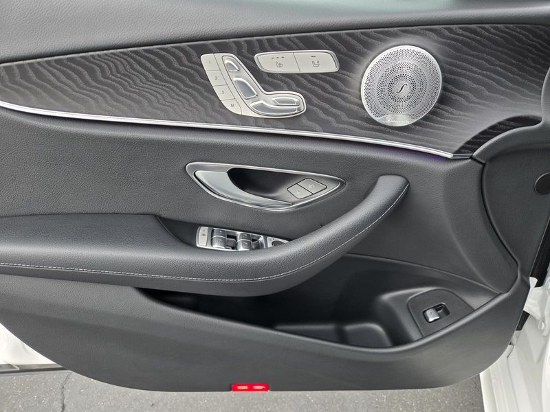 2020 Mercedes Benz E 350 photo 2