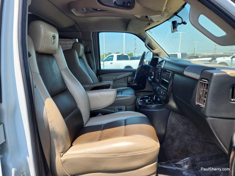 2018 GMC Savana 2500 Image 26