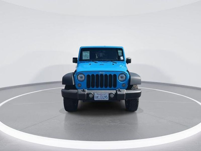Used 2018 Jeep Wrangler JK Unlimited RubiconImage 3