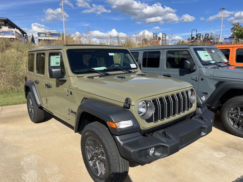 New 2025 Jeep Wrangler 4-door Sport SImage 3