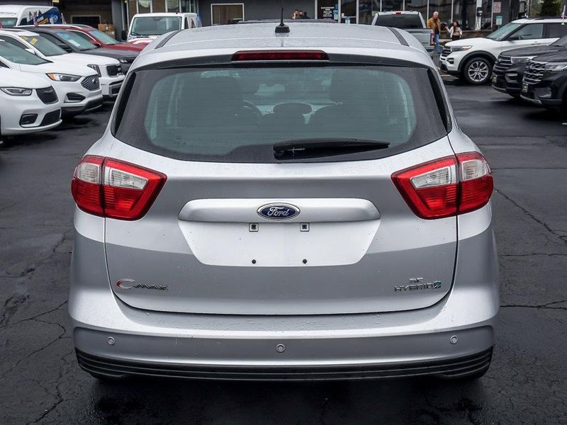 2015 Ford C-Max Hybrid SE photo 4