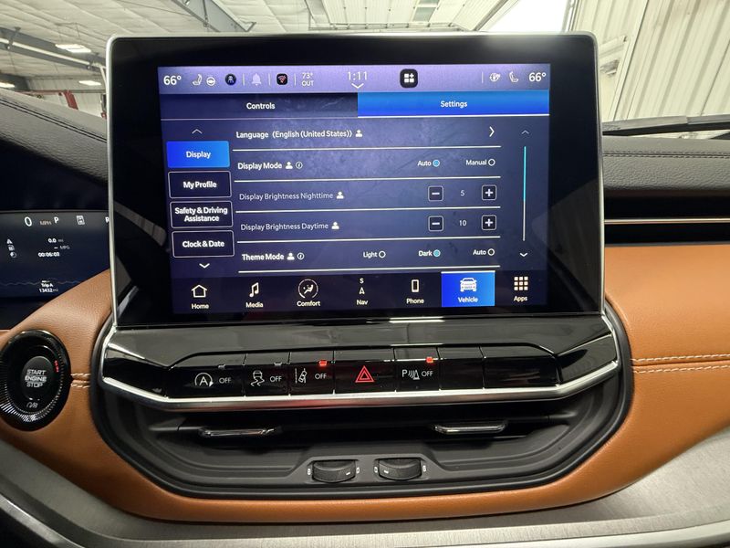 Used 2025 Jeep Compass LimitedImage 34