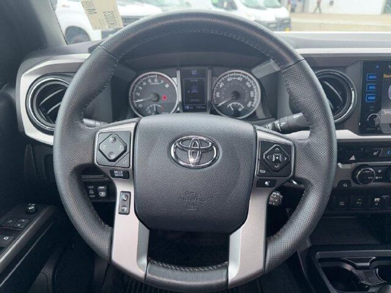 Used 2017 Toyota Tacoma LimitedImage 13