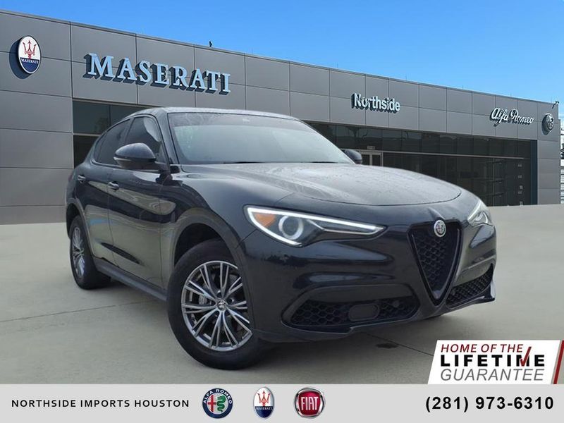 Used 2023 Alfa Romeo Stelvio SprintImage 1