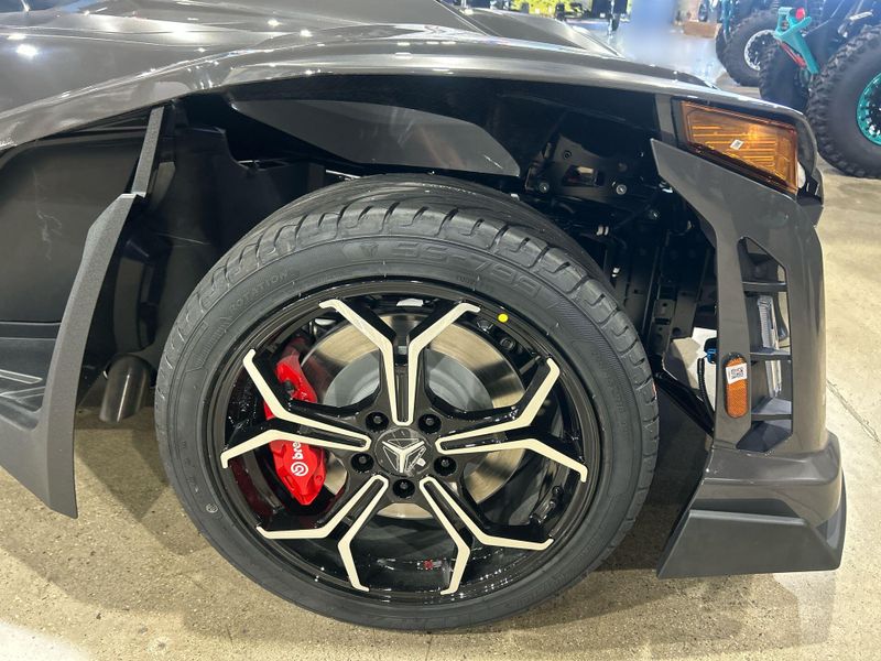 2025 Polaris SLINGSHOT R AUTODRIVE Image 13