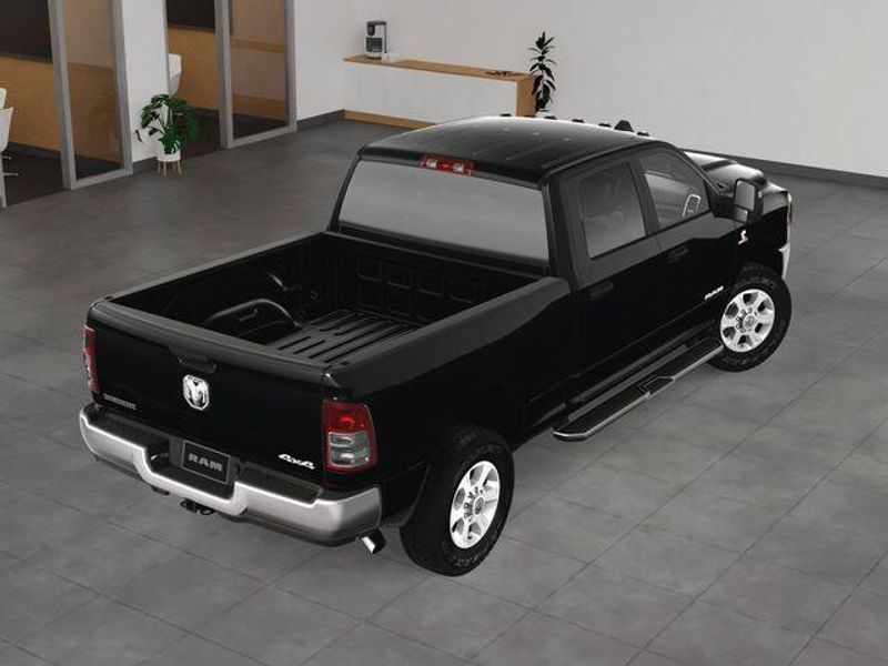 New 2023 RAM 2500 Big Horn Crew Cab 4x4 6