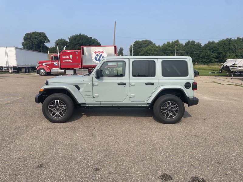 2024 Jeep Wrangler 4-door SaharaImage 5