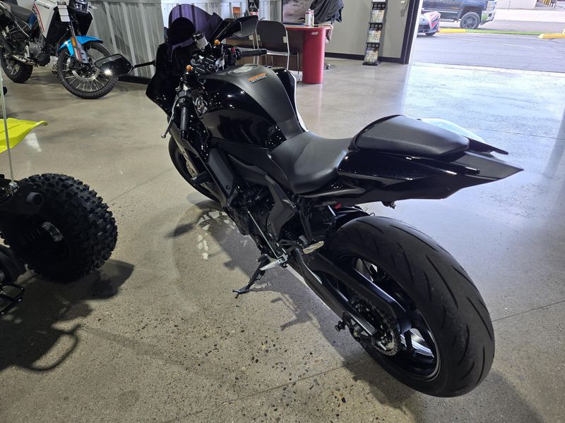 Used 2024 Yamaha YZFR7 Image 5