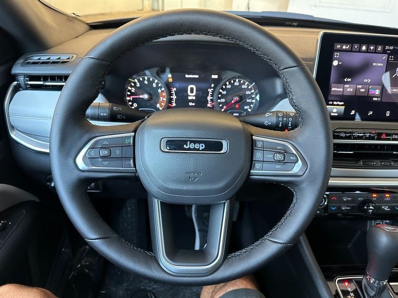 2024 Jeep Compass Limited 4x4Image 2